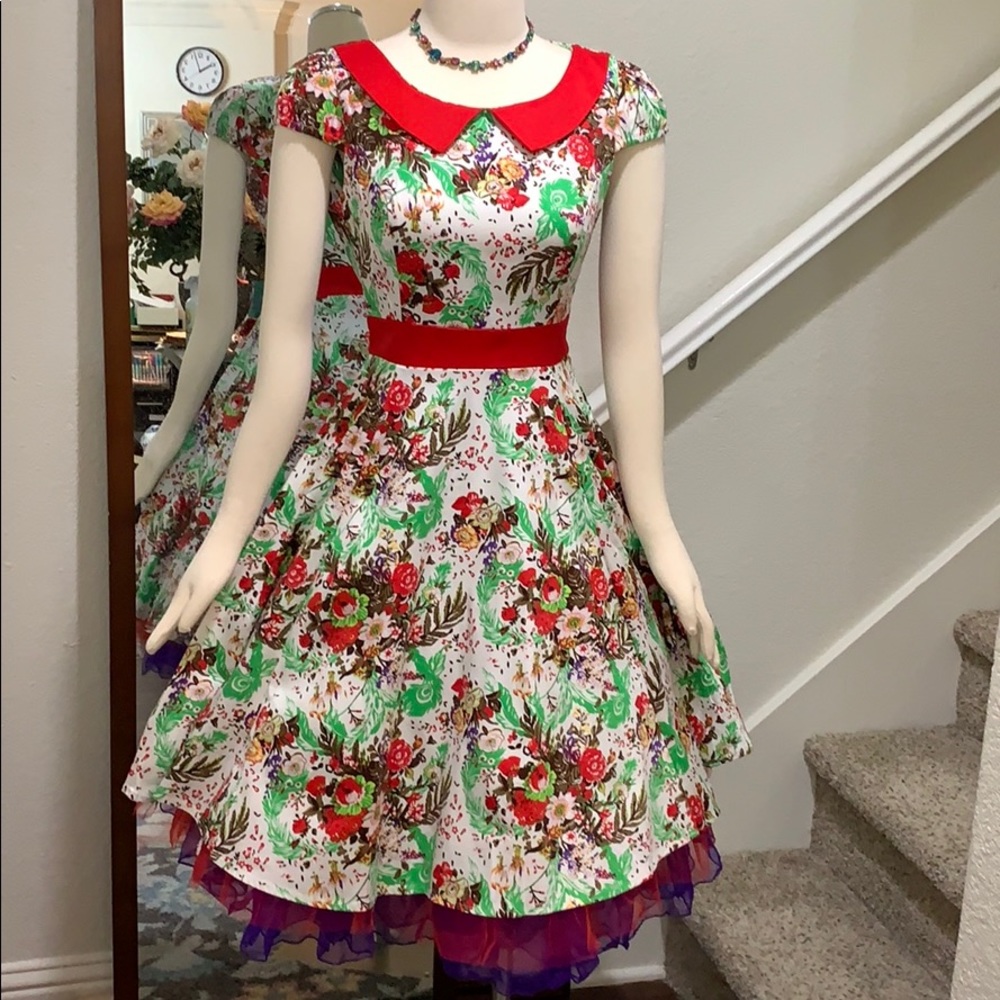 NWTS! H&R Red & White Floral Retro Jenny Dress